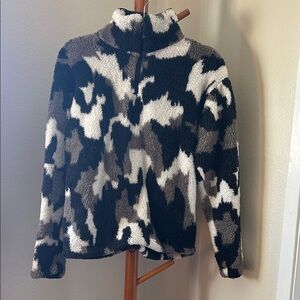 Eddie Bauer Black, White & Gray Abstract Sherpa Cowl Half-Zip